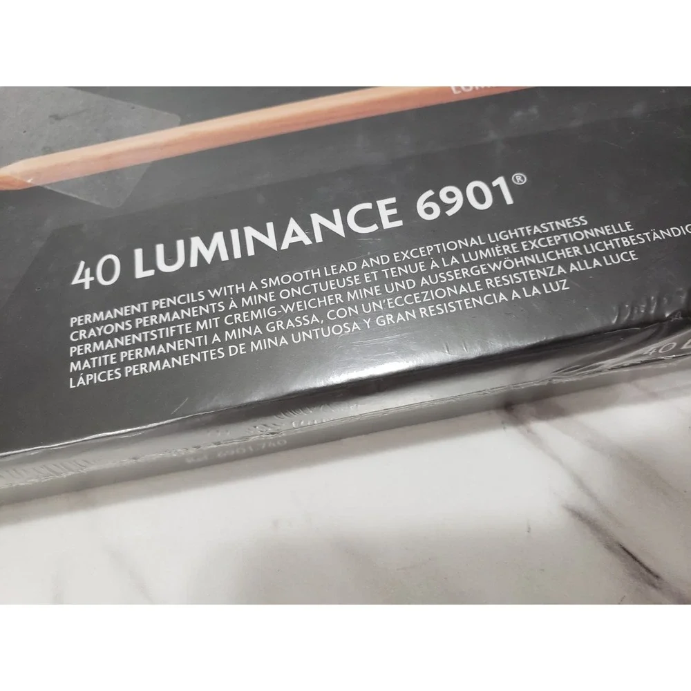 Caran d'Ache Luminance 6901 40 colored pencils NEW SEALED HIGHEST LIGHTFASTNESS